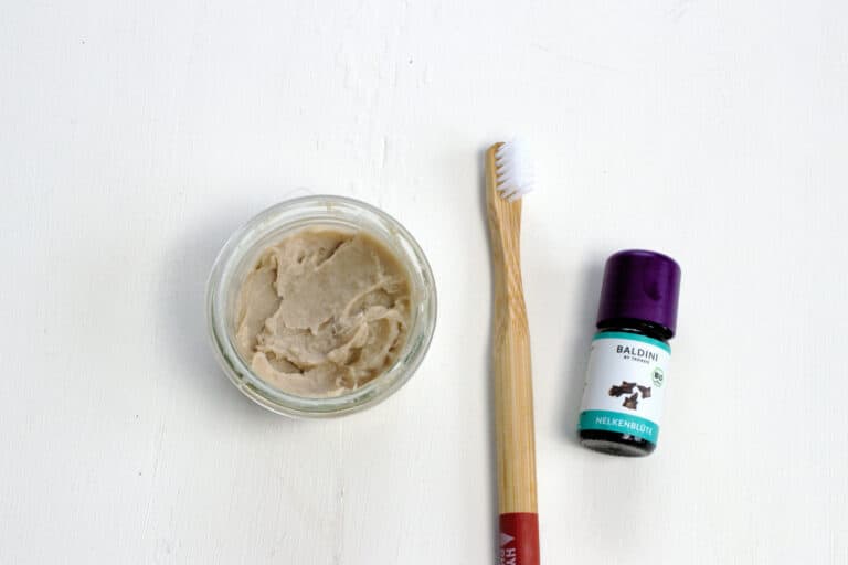 All Natural zero waste tooth paste