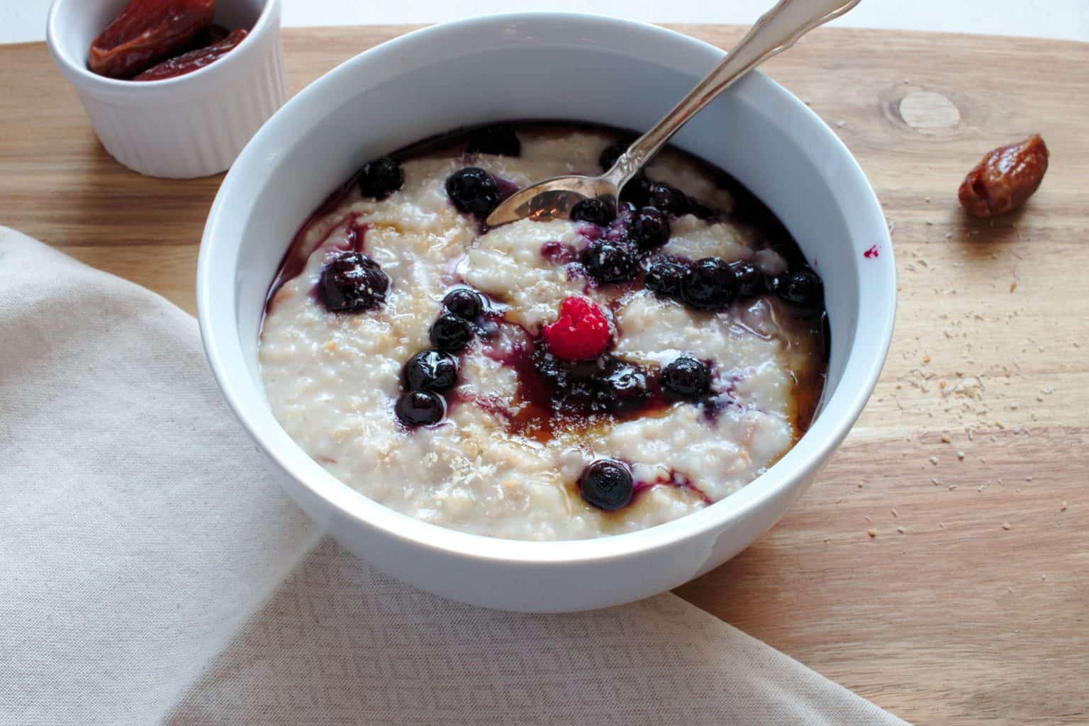 Easy to digest creamy oatmeal porridge
