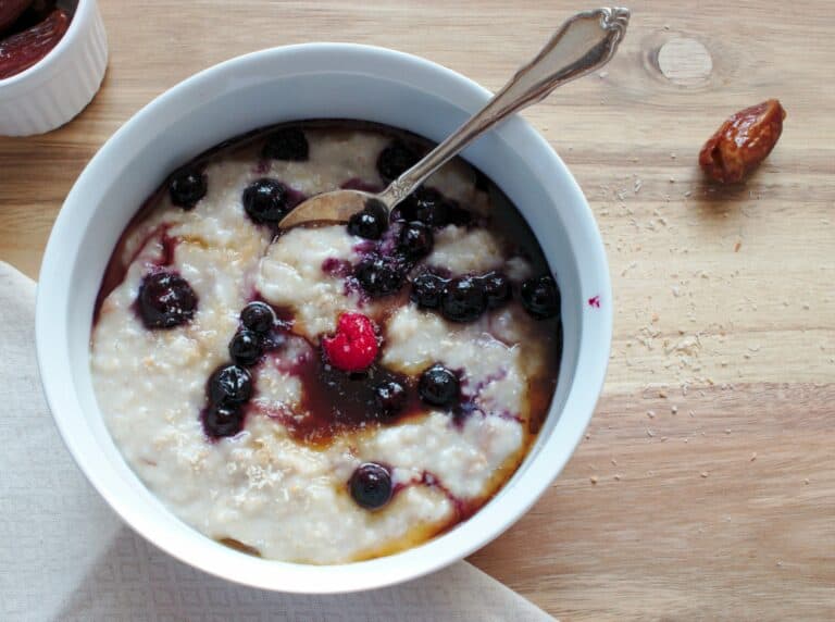 Easy to digest creamy oatmeal porridge