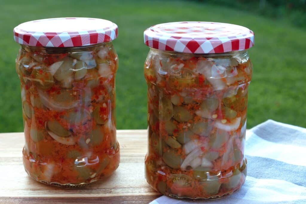 Green tomato salad